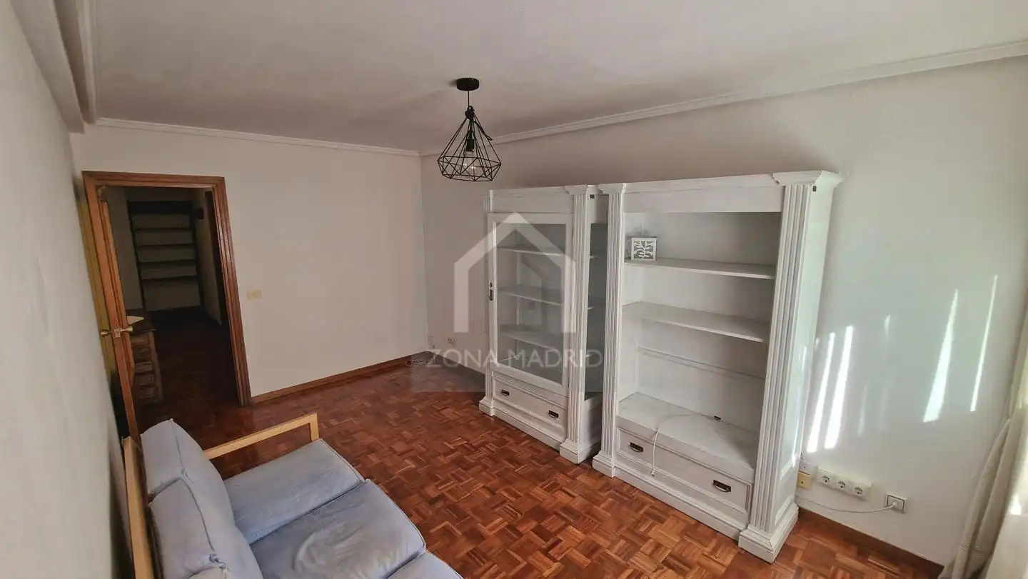 Living room of Flat for sale in Tetuán
