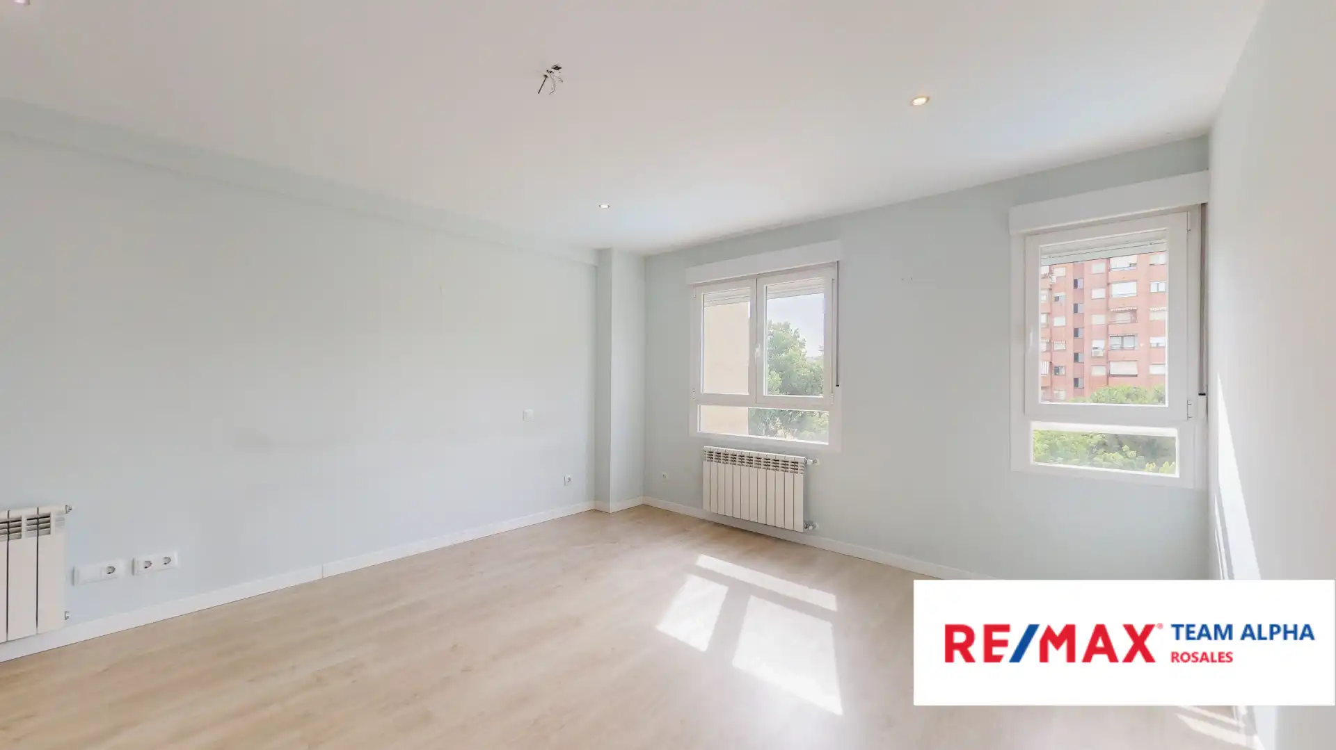 Bedroom of Flat for sale in Madrid  with Heating, Private garden and Parquet flooring