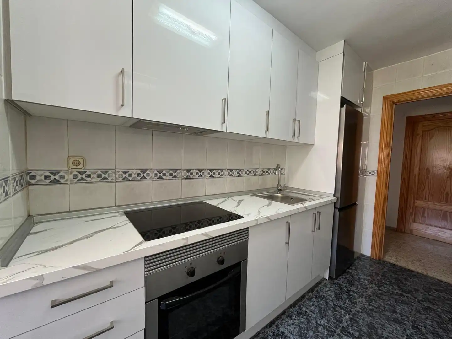 Cocina de Piso de alquiler en Granada con Aire acondicionado, Calefacción y Terraza
