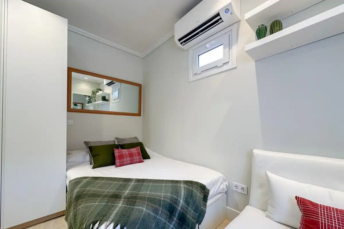 Habitación de Ático de alquiler en Madrid con Aire acondicionado, Calefacción y Terraza