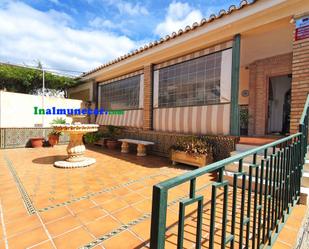 Vista exterior de Casa o xalet en venda en Almuñécar amb Terrassa, Piscina i Moblat