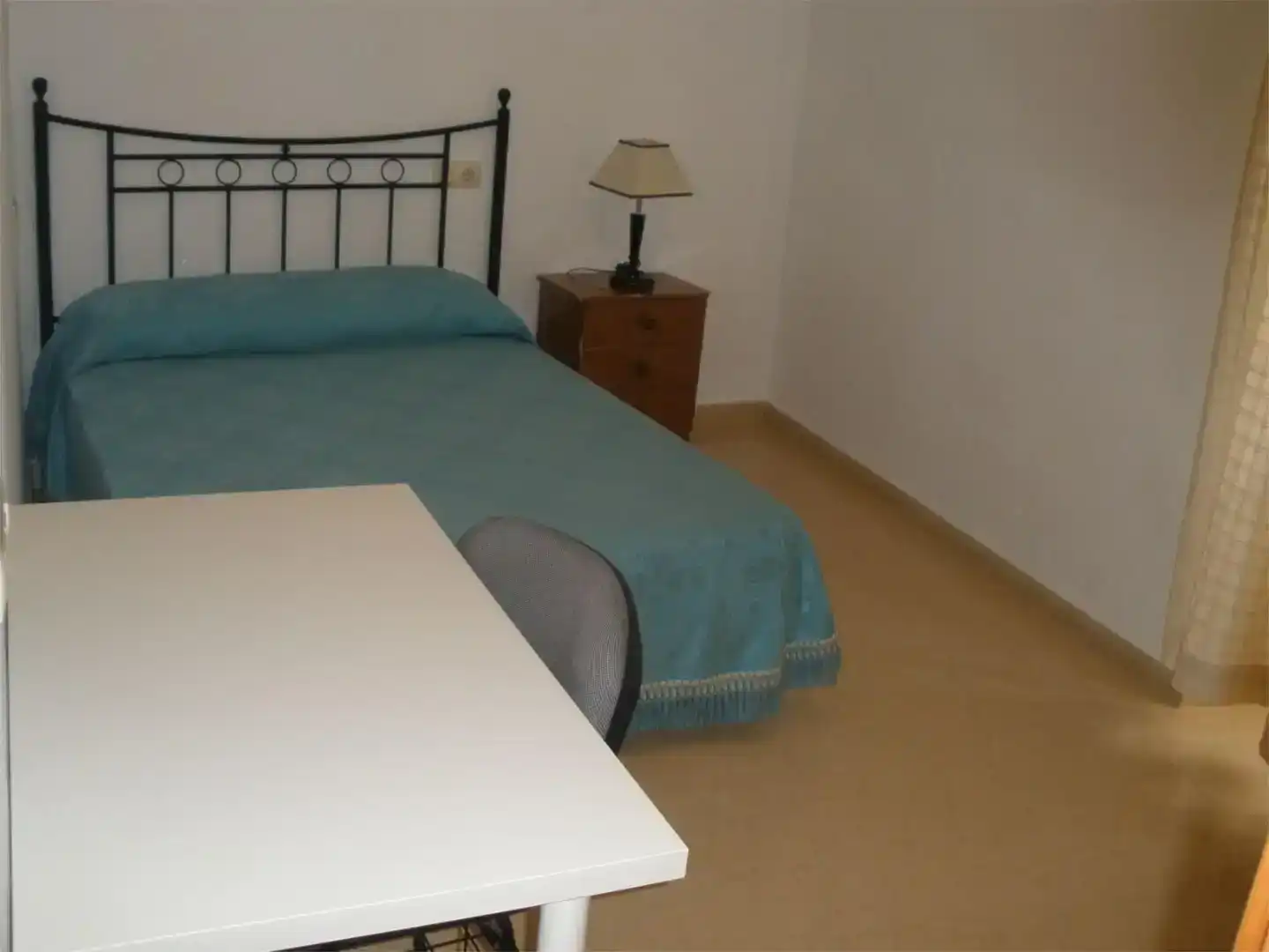 Bedroom of Flat for rent in Osuna  with Furnished