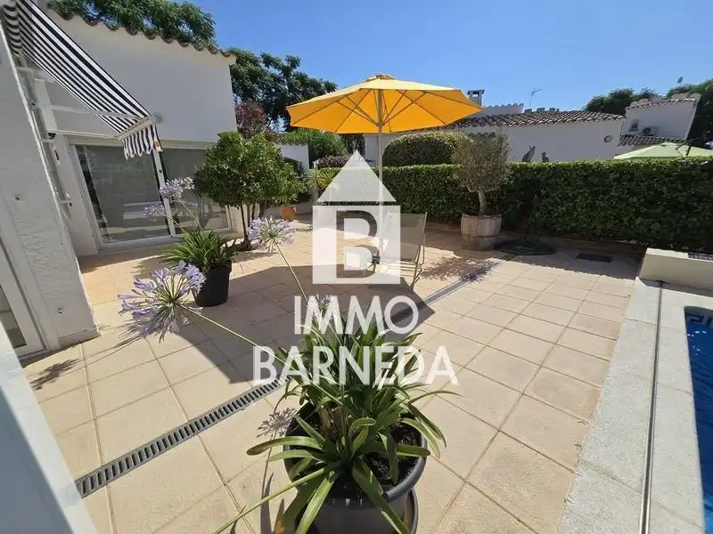 Jardí de Casa o xalet en venda en Empuriabrava amb Aire condicionat, Calefacció i Jardí privat