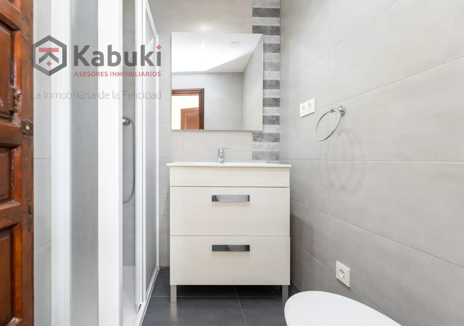 Badezimmer von Wohnung zur Miete in Granada mit Abstellraum und Möbliert