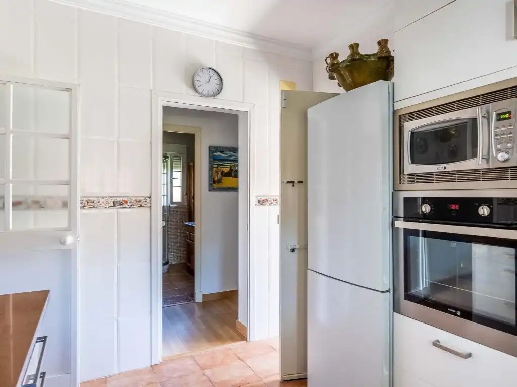 Cuina de Casa o xalet en venda en Chiclana de la Frontera amb Aire condicionat, Calefacció i Jardí privat