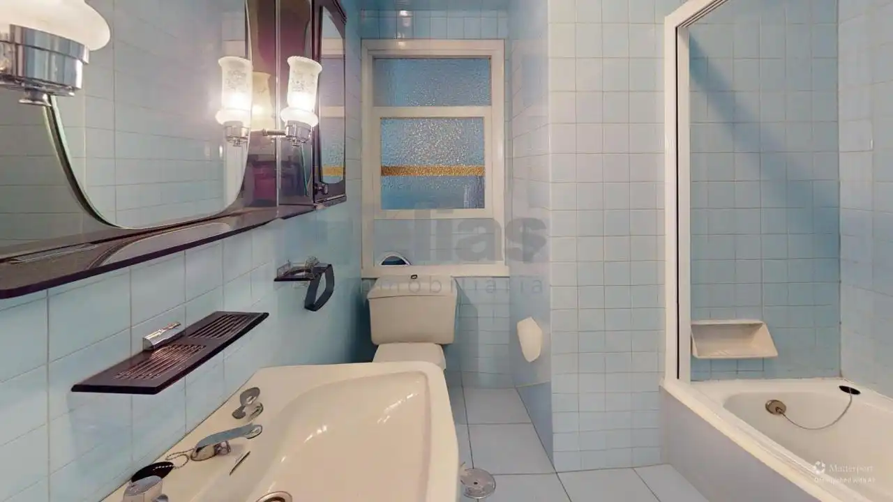 Baño de Piso en venta en A Coruña Capital  con Amueblado