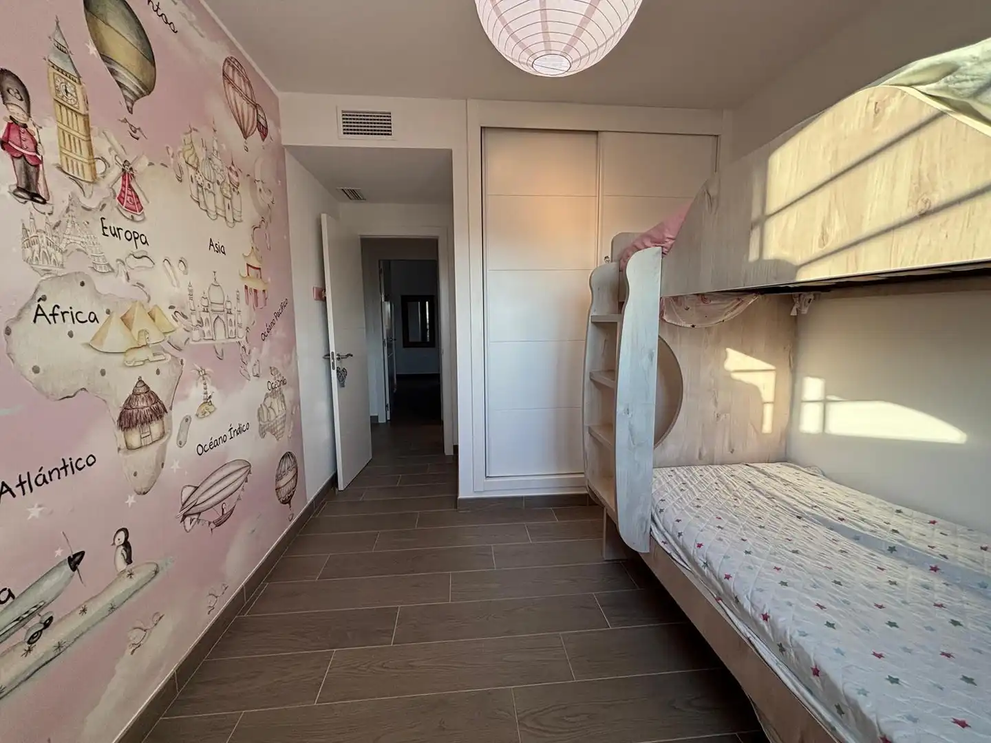 Habitación de Casa adosada en venta en Alhaurín de la Torre con Aire acondicionado, Terraza y Trastero