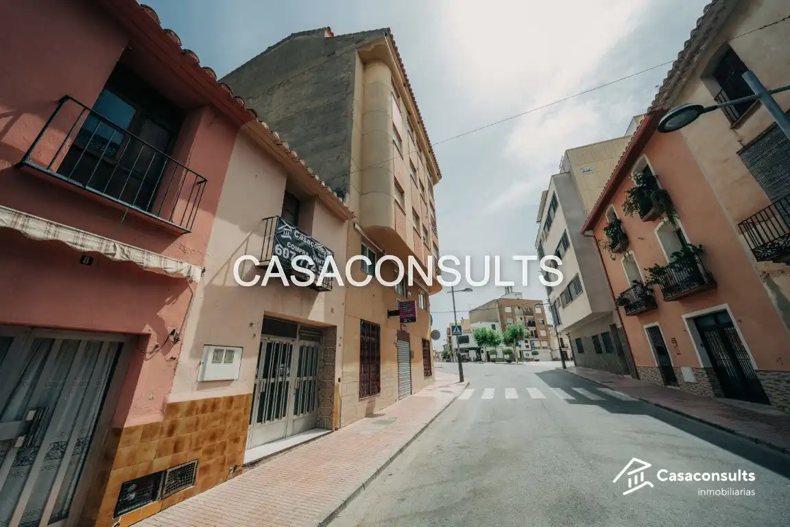 Casa con terraza en venta en Avinguda del Maestrat, imagen 2