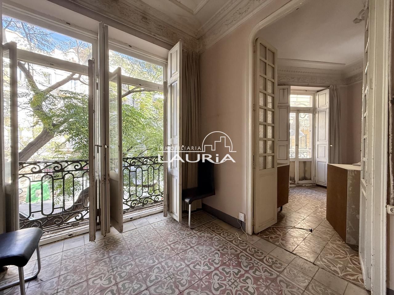 Dormitori de Oficina de lloguer en  Valencia Capital