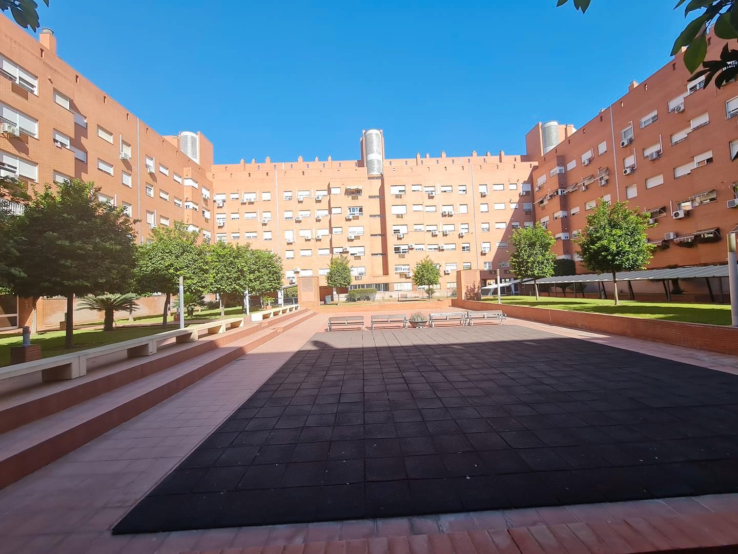 Exterior view of Flat for sale in  Sevilla Capital  with Air Conditioner