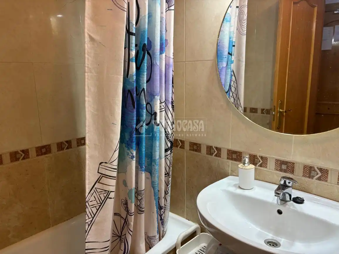 Baño de Piso en venta en Talavera de la Reina con Piscina comunitaria