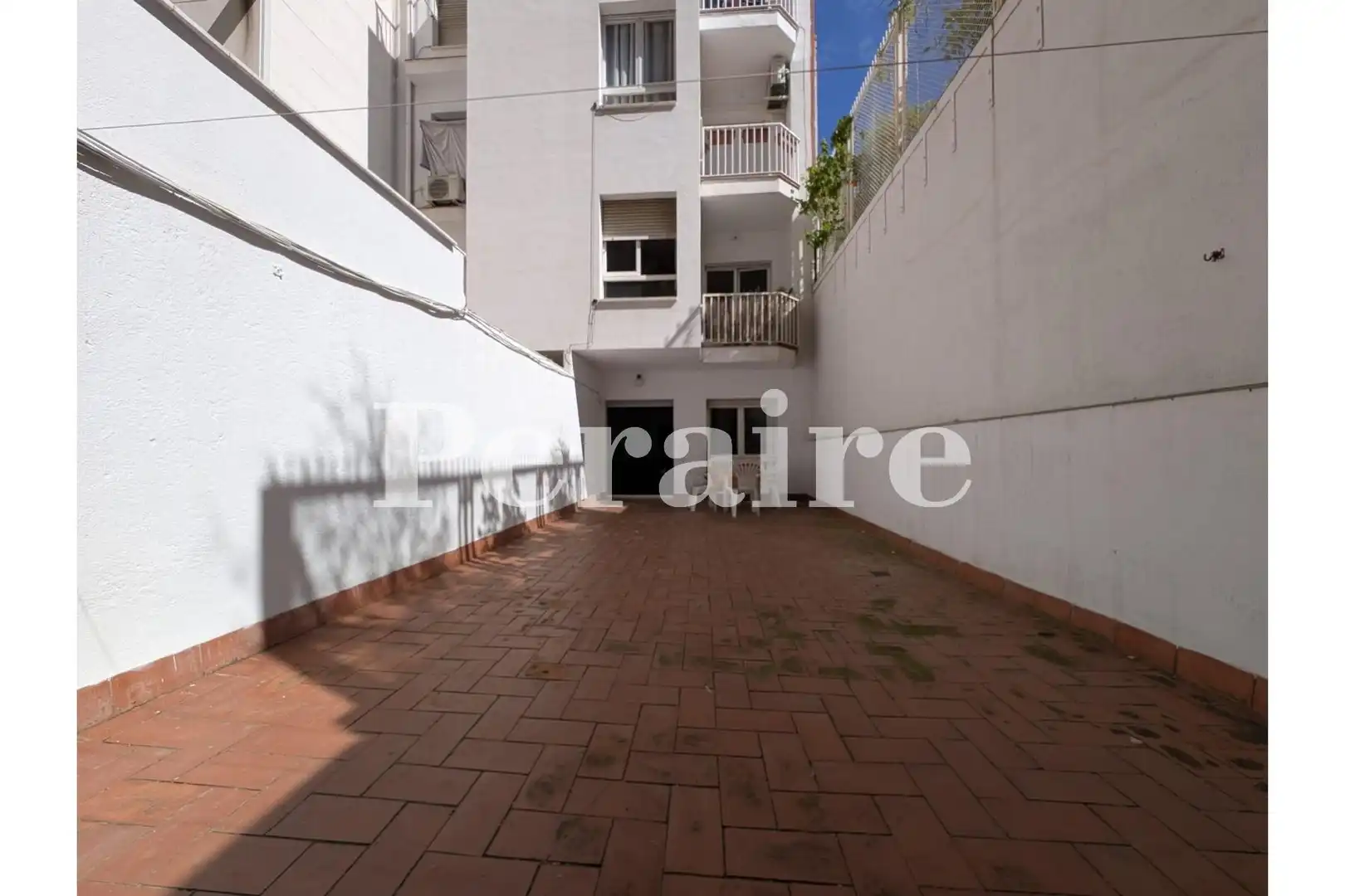 Vista exterior de Piso en venta en  Barcelona Capital con Calefacción, Parquet y Terraza