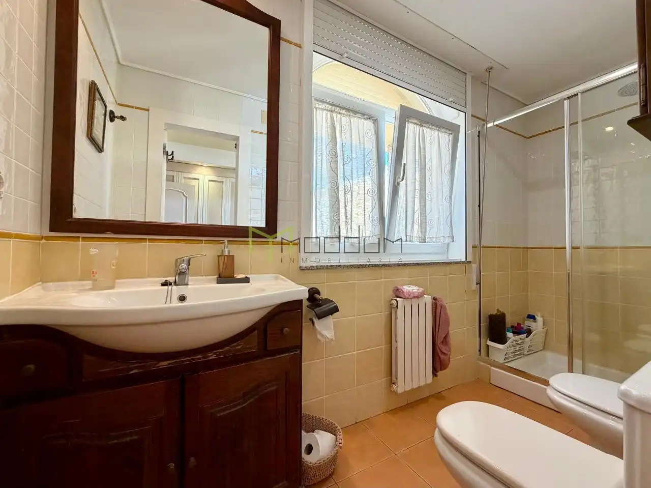 Bany de Casa o xalet en venda en Teo amb Calefacció, Jardí privat i Terrassa