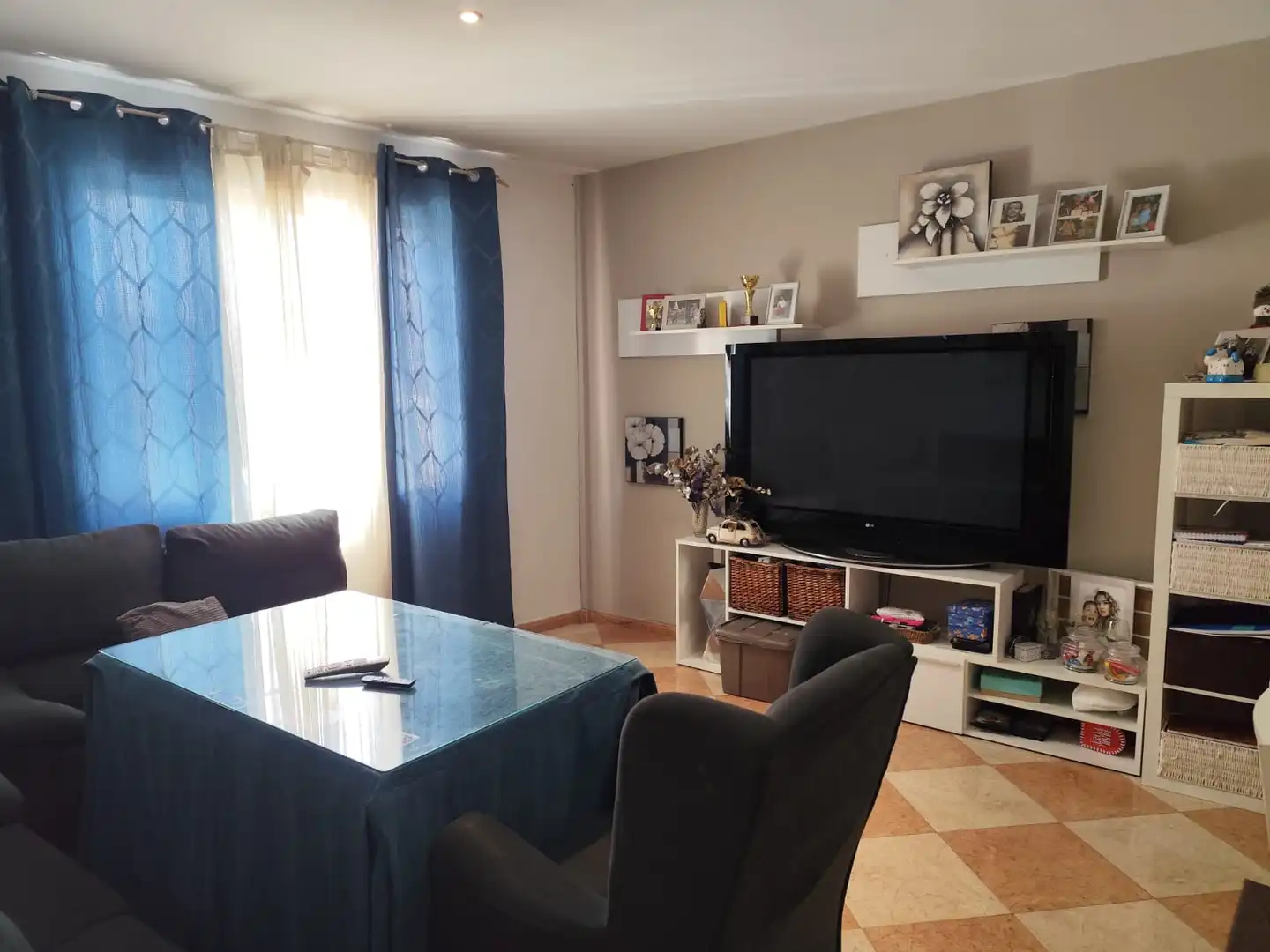 Sala d'estar de Planta baixa en venda en Los Santos de Maimona amb Aire condicionat