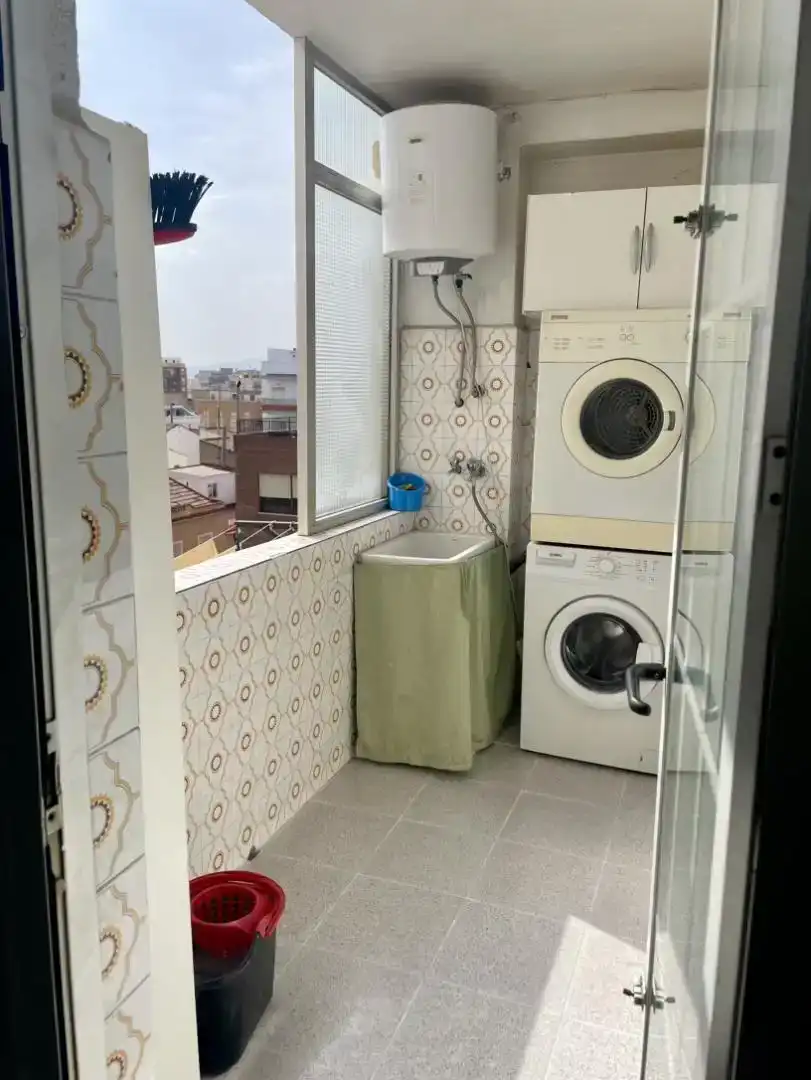 Terrassa de Pis per a compartir en Petrer amb Aire condicionat, Moblat i Forn
