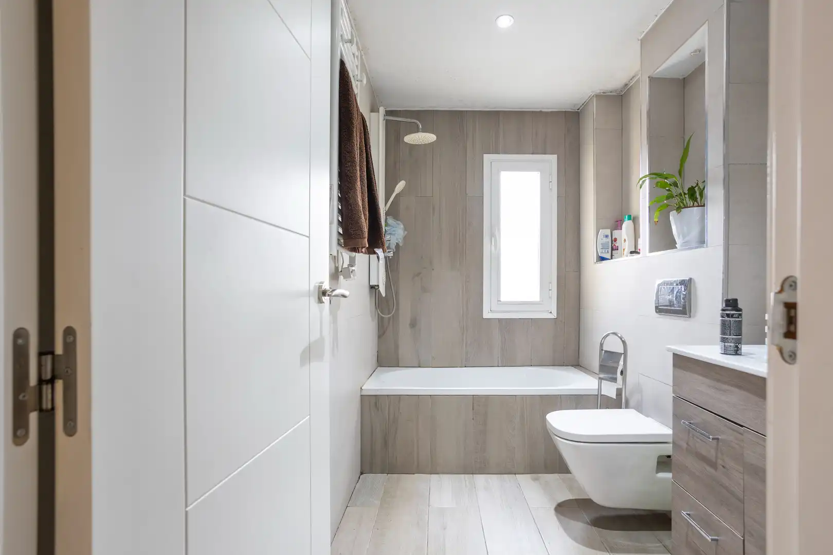 Baño de Casa o chalet en venta en Casarrubios del Monte con Aire acondicionado, Calefacción y Jardín privado