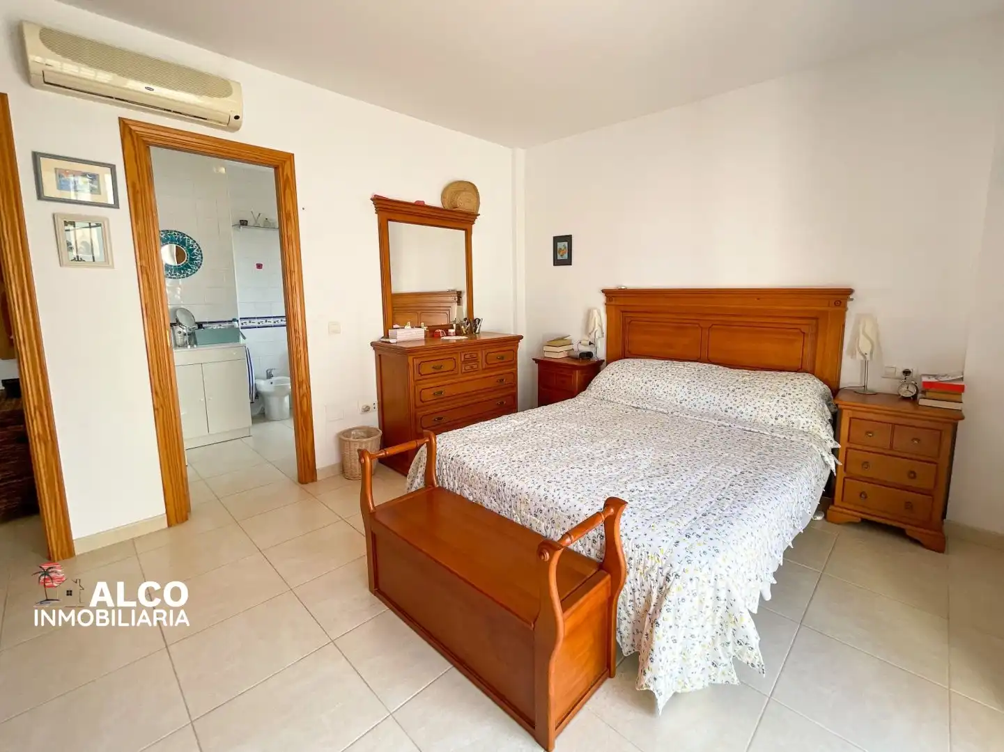 Dormitori de Casa o xalet en venda en Torrox amb Aire condicionat, Terrassa i Piscina