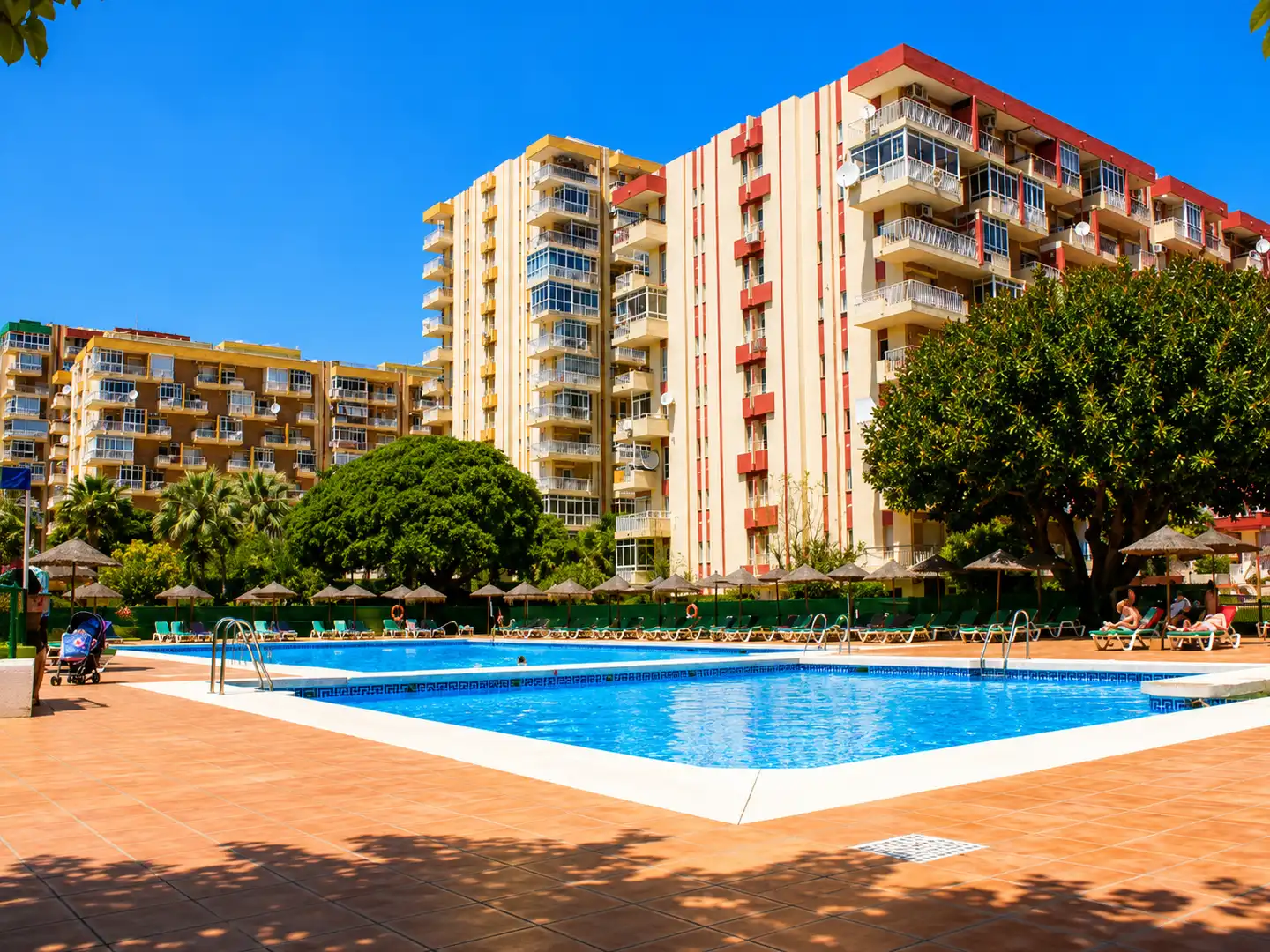 Swimming pool of Apartments for sale in Benalmádena  with Air Conditioner, Heating and Terrace