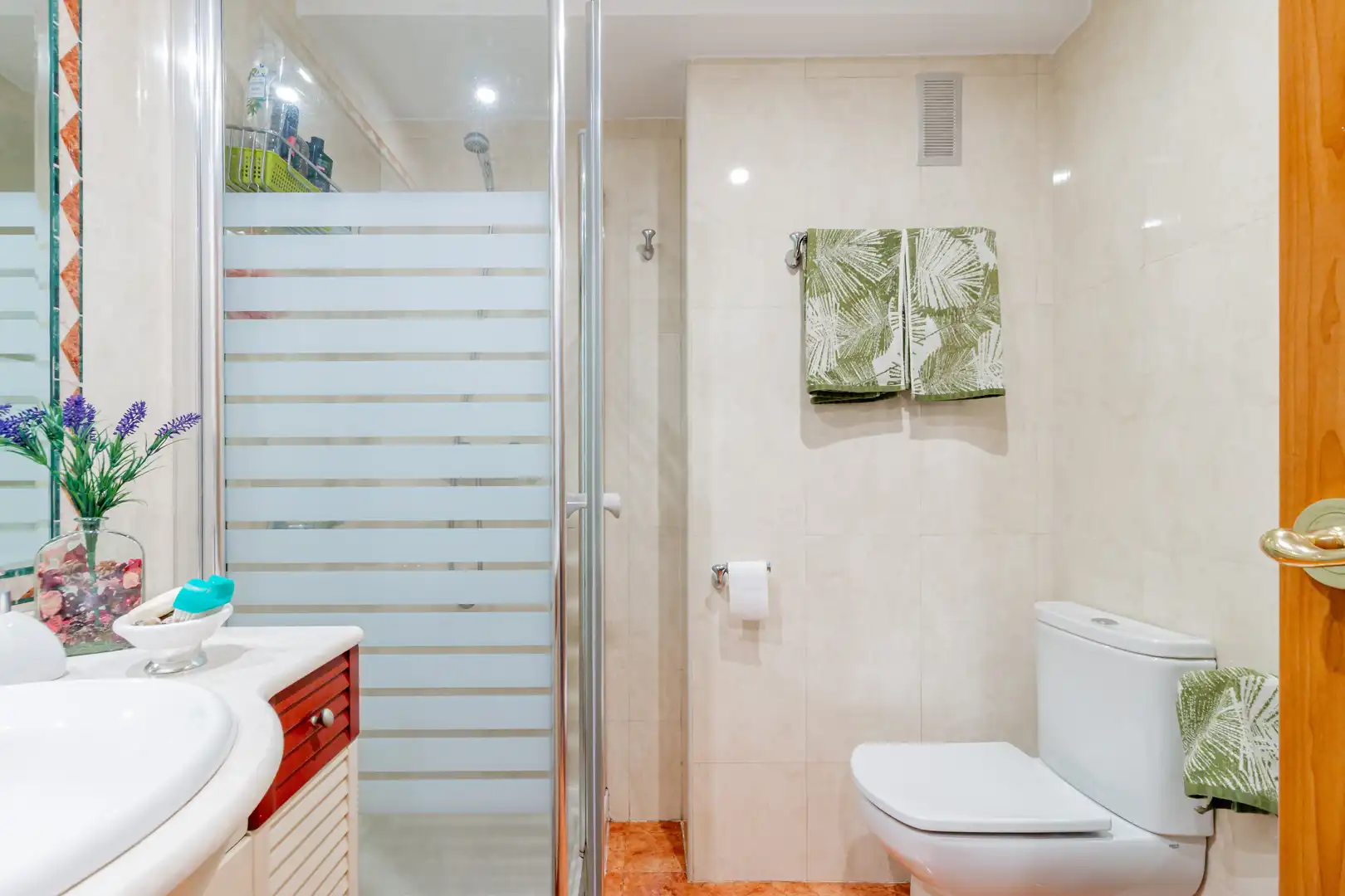 Bathroom of Flat for sale in Madrid  with Heating