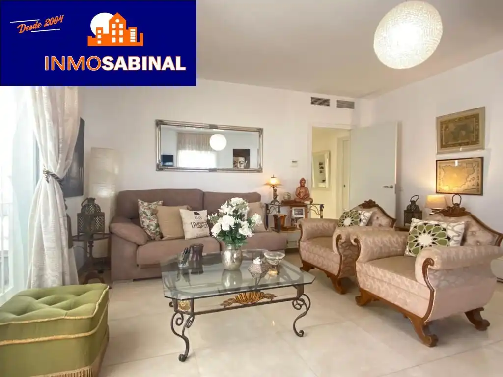 Sala de estar de Casa o chalet en venta en Roquetas de Mar con Aire acondicionado, Jardín privado y Piscina