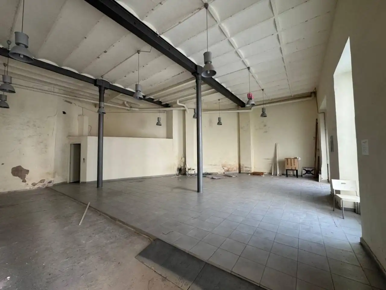 Fabrikhallen zur Miete in Cartagena