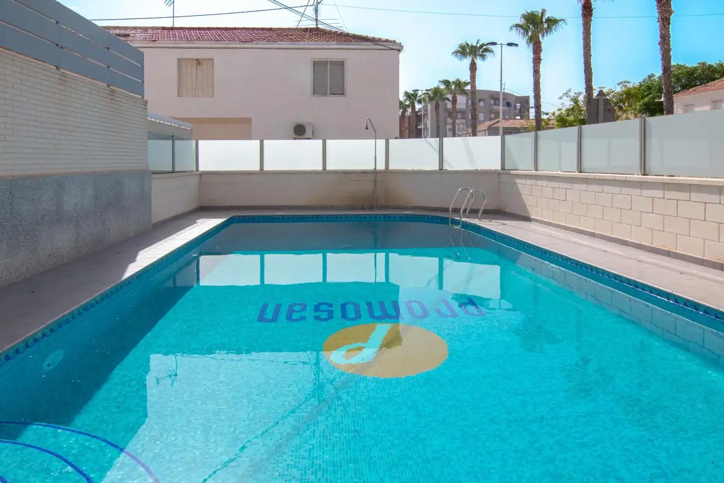 Schwimmbecken von Wohnung zum Verkauf in Santa Pola mit Klimaanlage, Terrasse und Schwimmbad