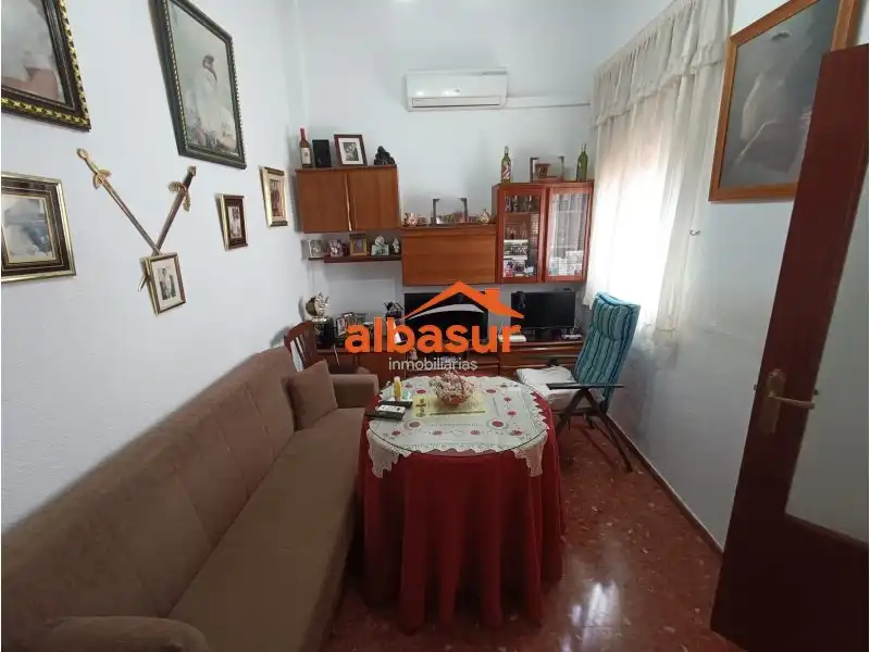Sala d'estar de Casa o xalet en venda en Córdoba amb Aire condicionat, Calefacció i Moblat
