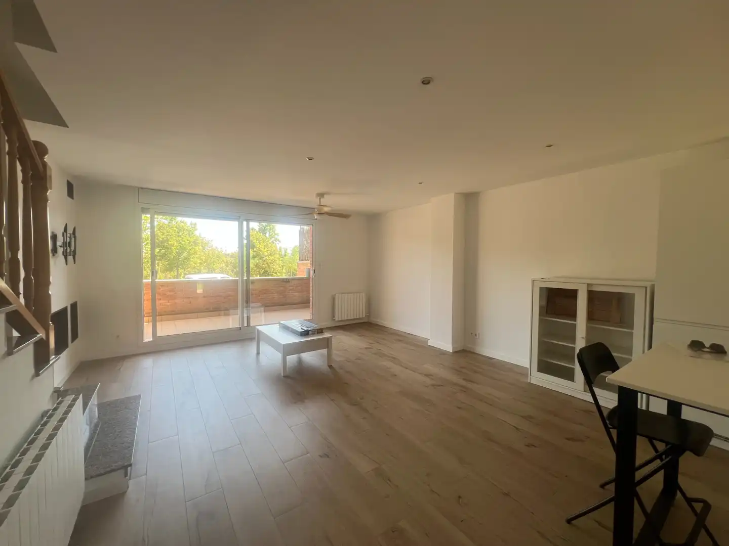 Wohnzimmer von Einfamilien-Reihenhaus zum Verkauf in Castellbisbal mit Heizung, Privatgarten und Parkett