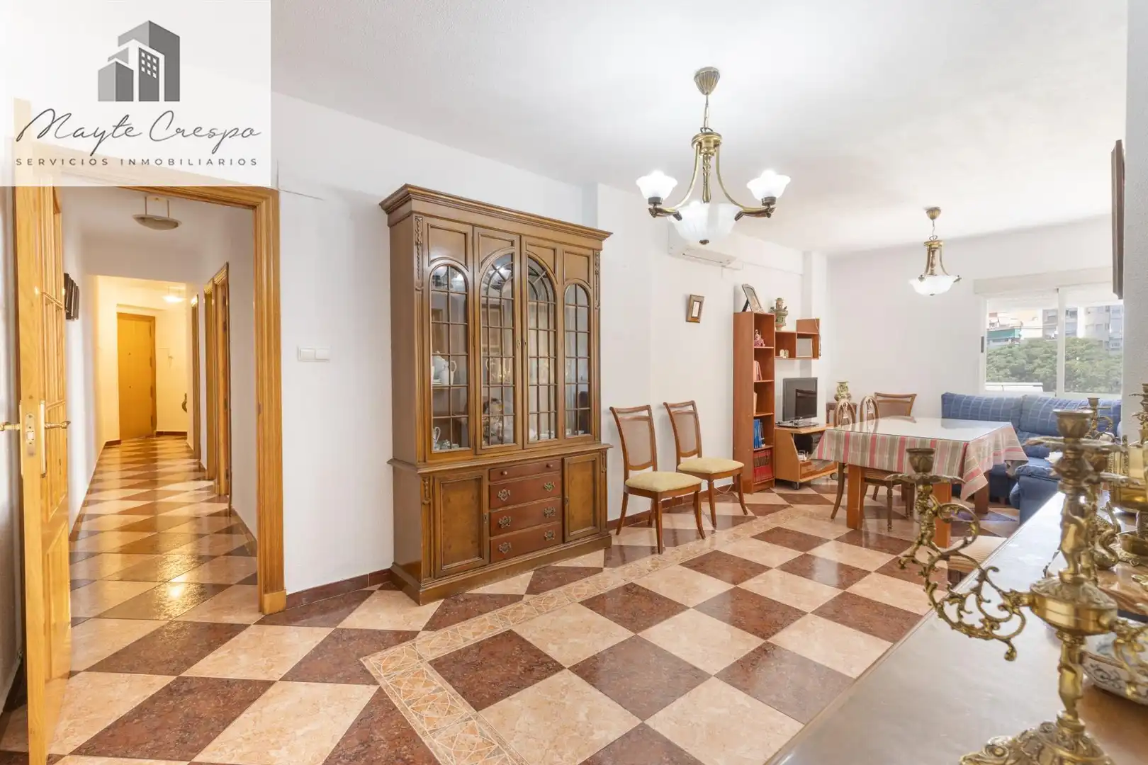 Comedor de Piso en venta en Granada con Terraza, Amueblado y Balcón