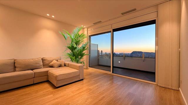 Ático en Alquiler en Carrer de Bilbao en El Poblenou