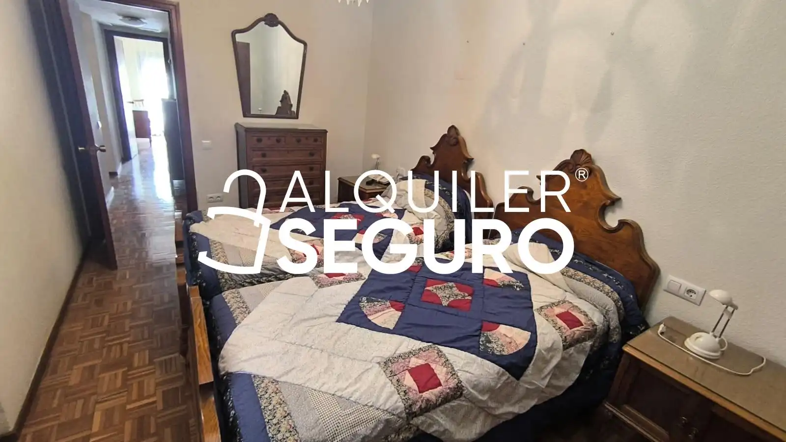 Bedroom of Flat for rent in Sevilla  with Air Conditioner and Furnished