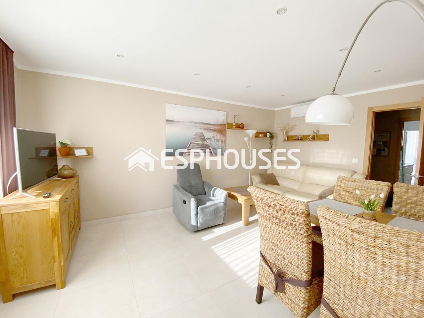 Sala d'estar de Apartament en venda en Finestrat amb Aire condicionat, Terrassa i Piscina comunitària