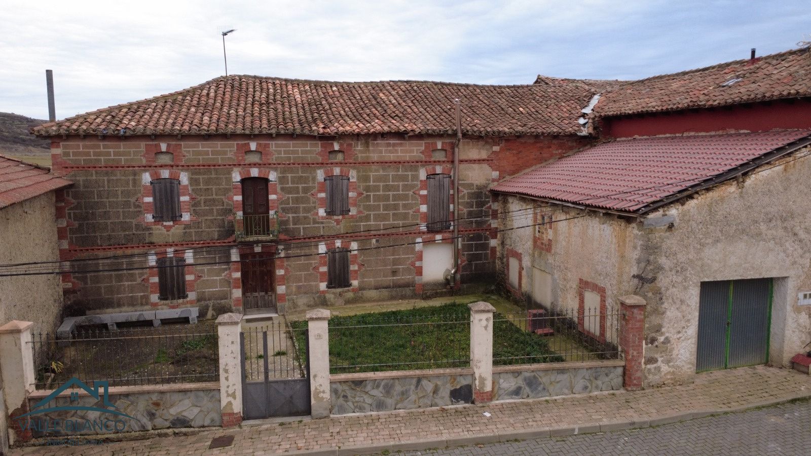 Exterior view of House or chalet for sale in Valle de Valdelucio