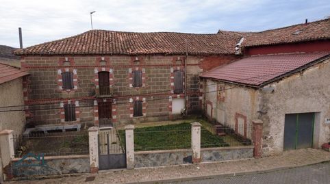Foto 2 de Casa o chalet en venta en Valle de Valdelucio, Burgos