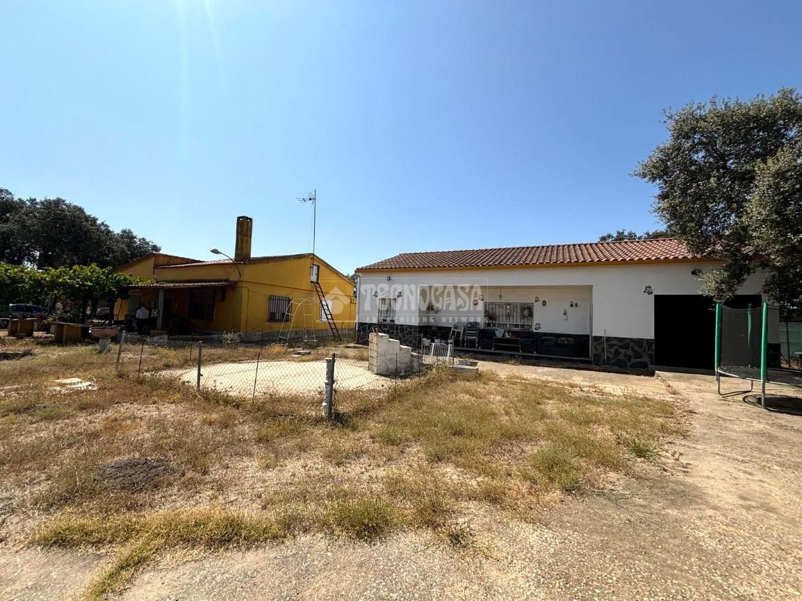 Country house for sale in Pedanías de Badajoz