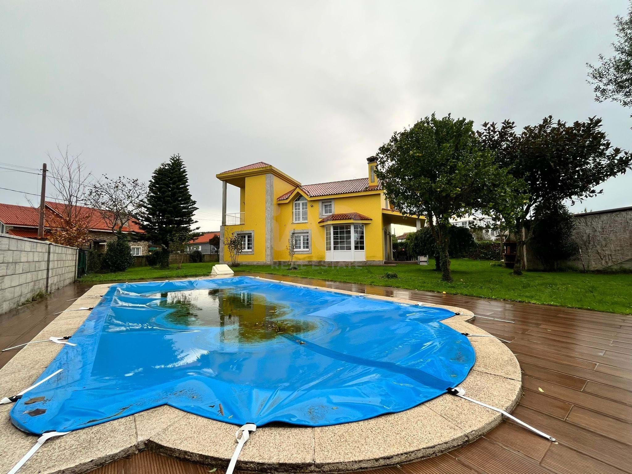 Piscina de Casa o xalet en venda en Valdoviño amb Calefacció, Terrassa i Piscina