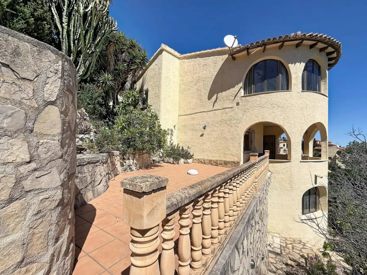 Vista exterior de Casa o chalet en venta en Benitachell / El Poble Nou de Benitatxell con Aire acondicionado, Calefacción y Jardín privado