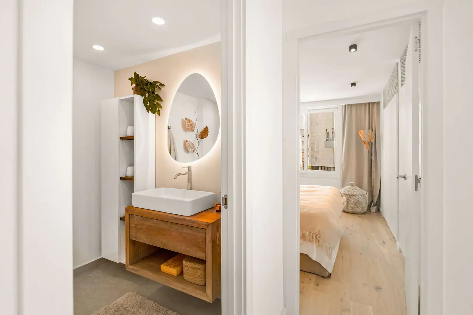 Bathroom of Flat for sale in  Palma de Mallorca  with Air Conditioner, Terrace and Furnished
