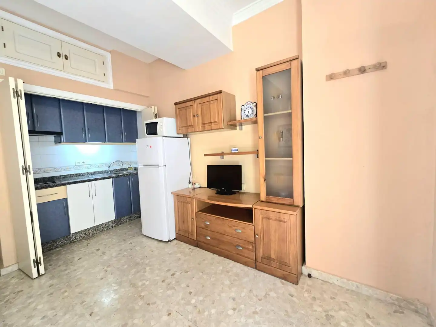 Cocina de Estudio en venta en Benalmádena con Jardín privado, Amueblado y Piscina comunitaria