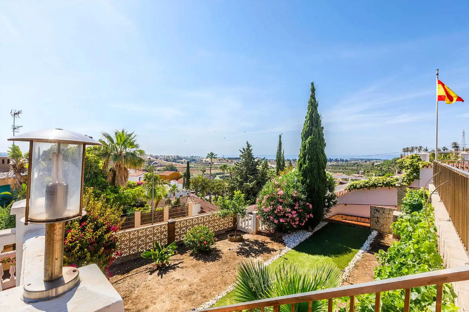 Jardí de Casa o xalet en venda en Vélez-Málaga amb Aire condicionat, Traster i Internet