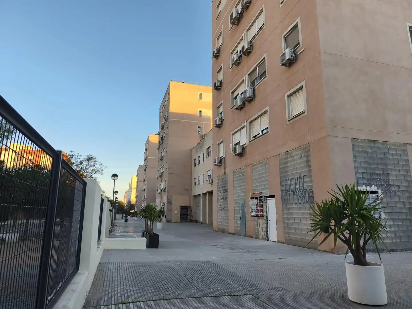 Exterior view of Flat for sale in Sevilla  with Air Conditioner and Storage room
