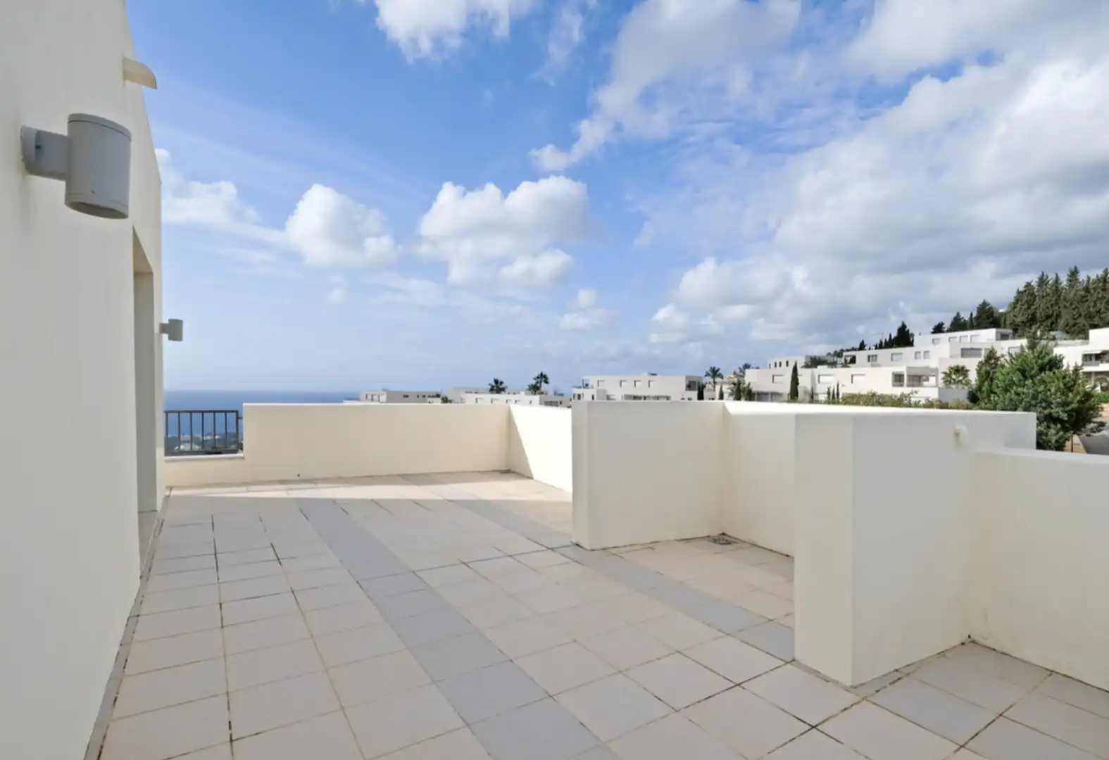 Dúplex con piscina en venta en Urbanizacion los Altos de los Monteros 11, imagen 15