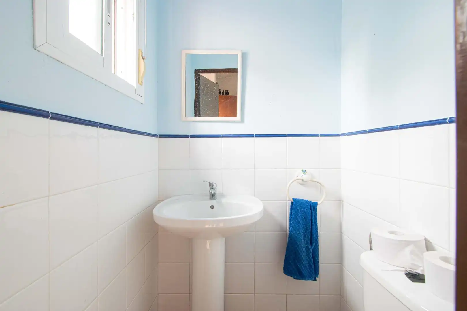 Bathroom of Detached homes for sale in Almensilla  with Private garden, Storage room and Swimming Pool