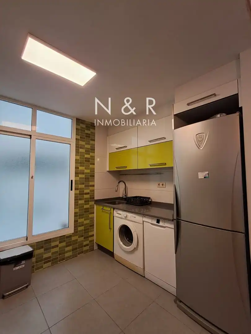 Cocina de Piso de alquiler en Santiago de Compostela  con Calefacción y Amueblado