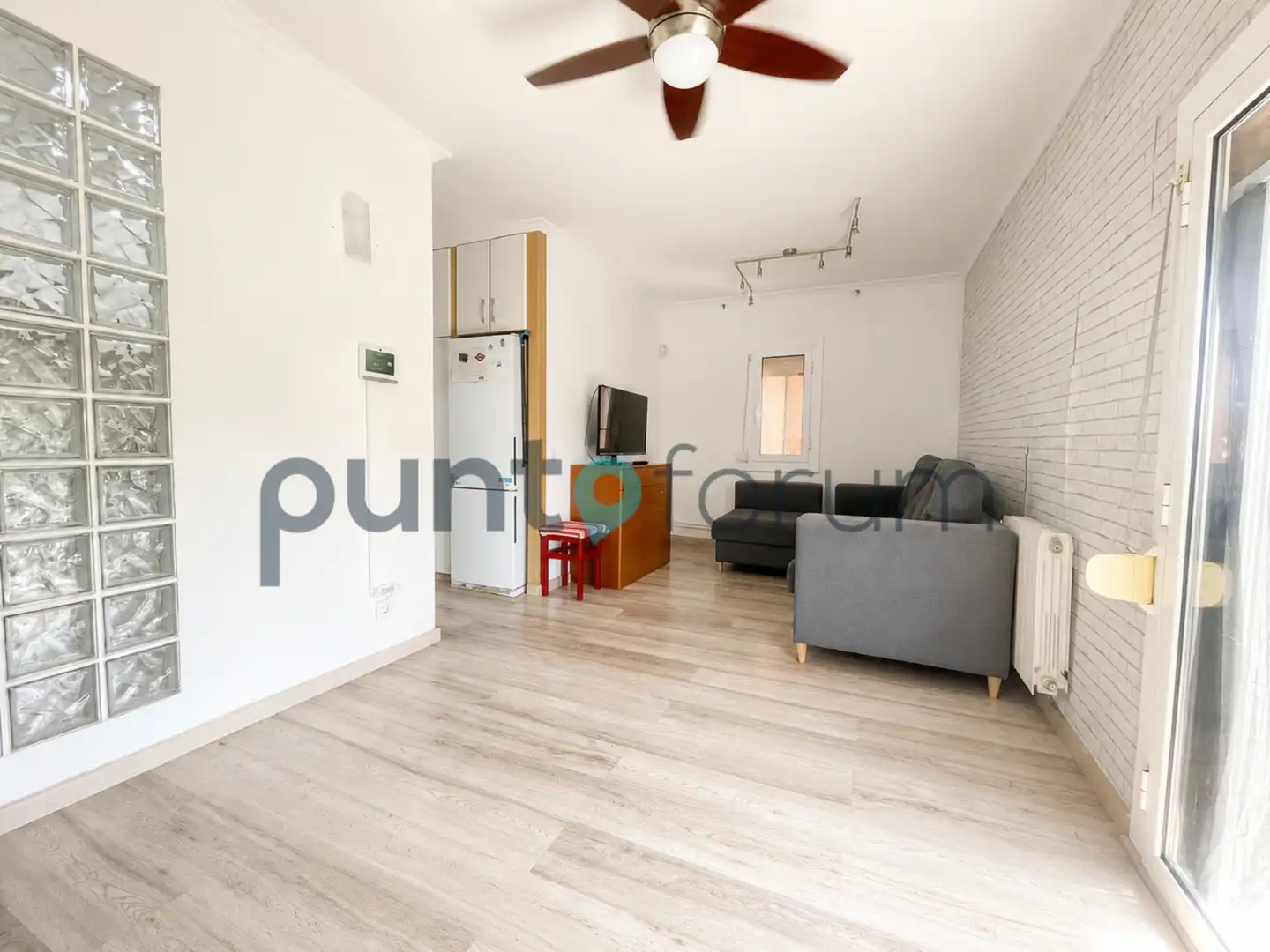 Piso en venta en Barcelona con Calefacción, Trastero y Amueblado