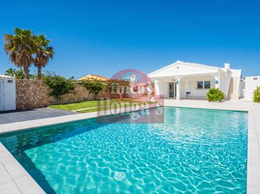 Xalet amb piscina en venda a Cala d'en Bosch - Serpentona