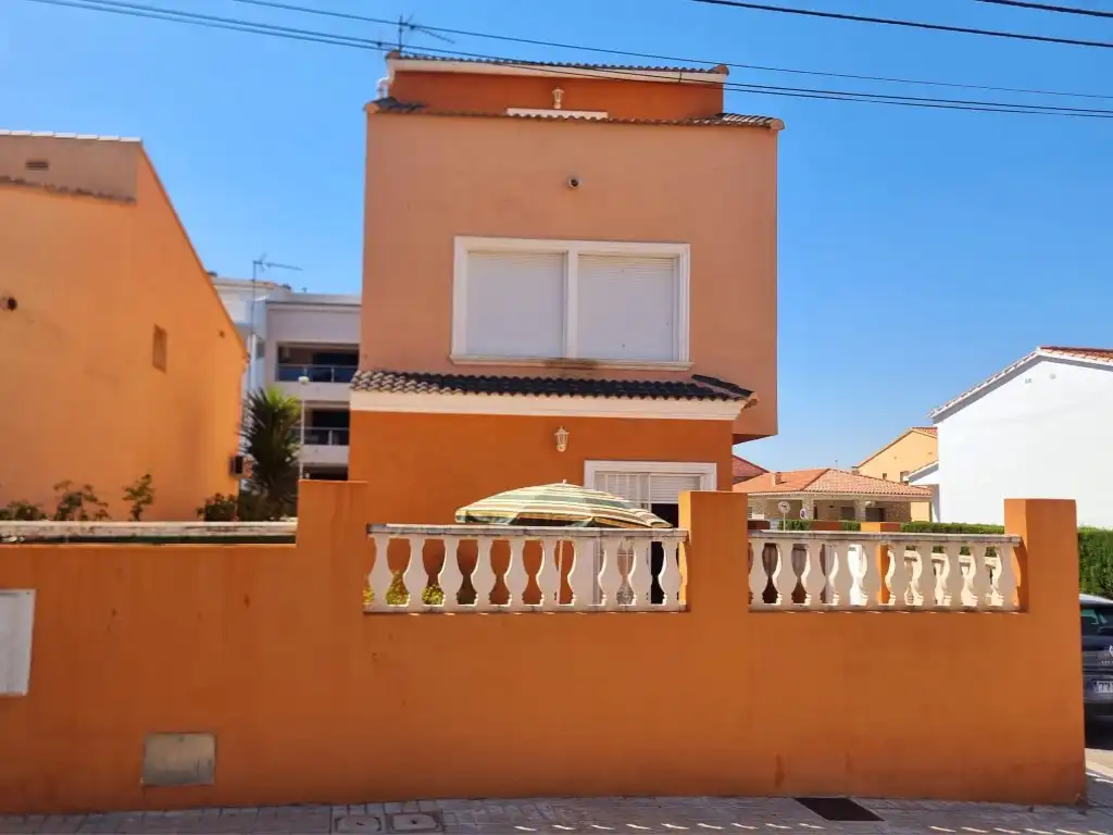 Vista exterior de Casa o chalet en venta en Chilches / Xilxes