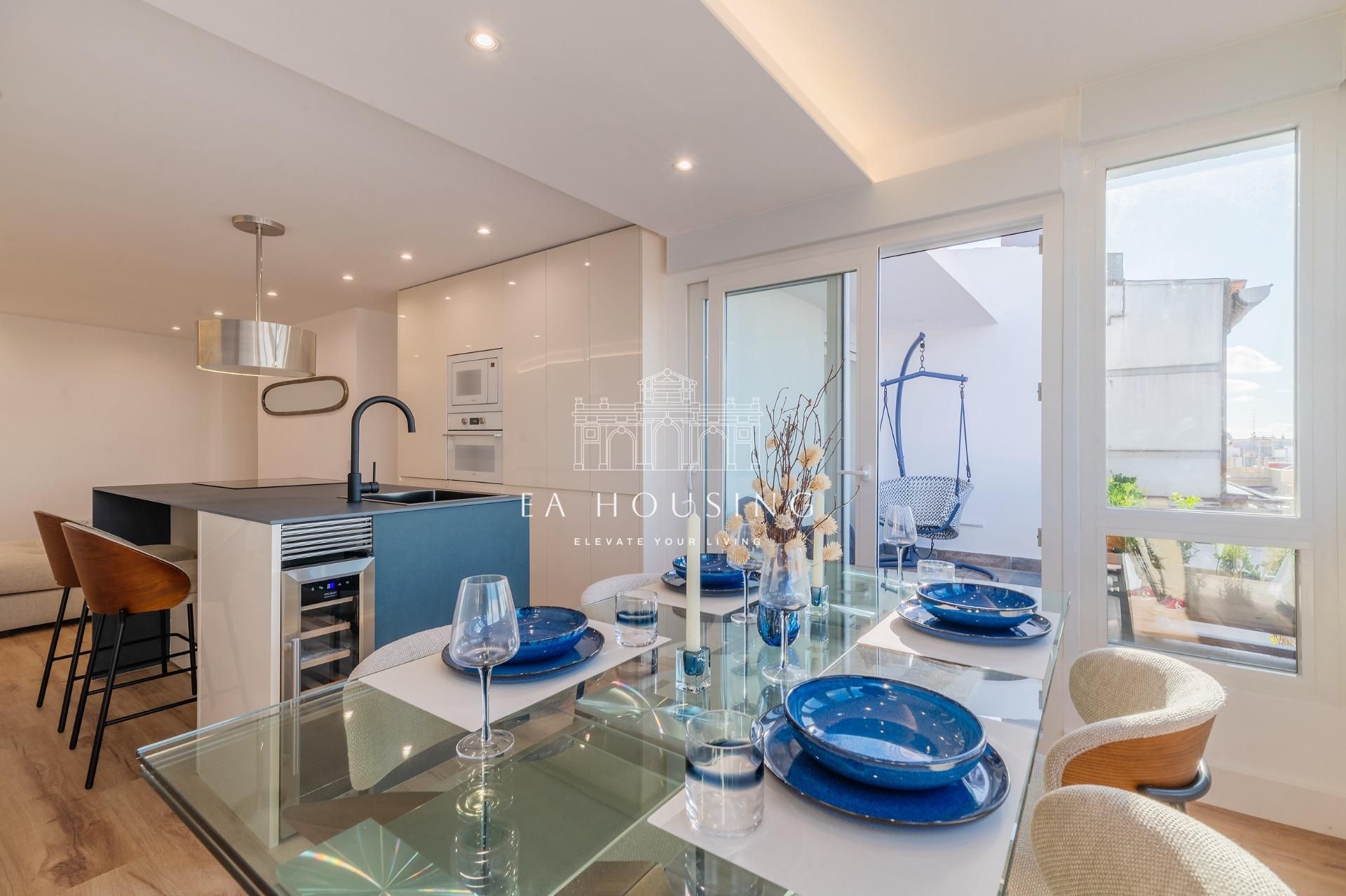 Dining room of Attic for sale in  Madrid Capital  with Air Conditioner, Heating and Terrace