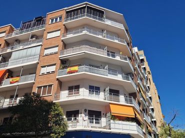 Pis amb balcó de lloguer a Calle FRANCISCO VITORIA 21