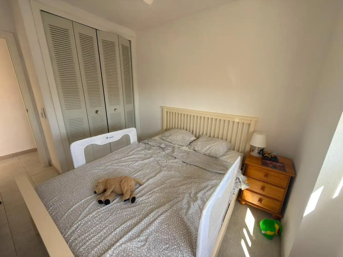 Schlafzimmer von Dachboden zur Miete in Alicante / Alacant mit Klimaanlage und Gemeinschaftspool